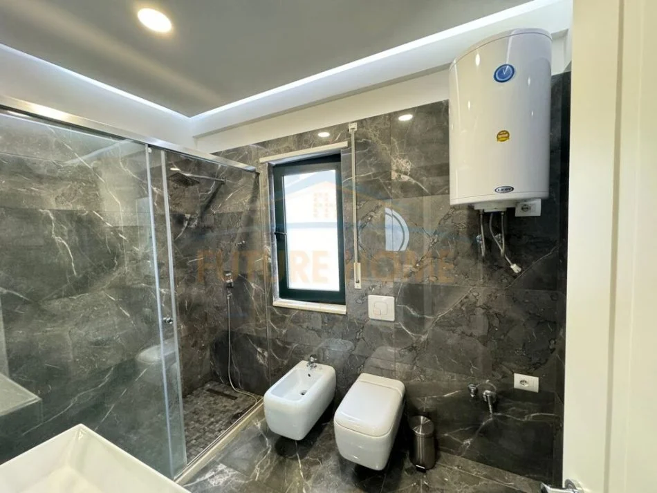 Tirane, shitet apartament 3+1 Kati 7, 146 m² 247.000 € (UNAZA E RE)