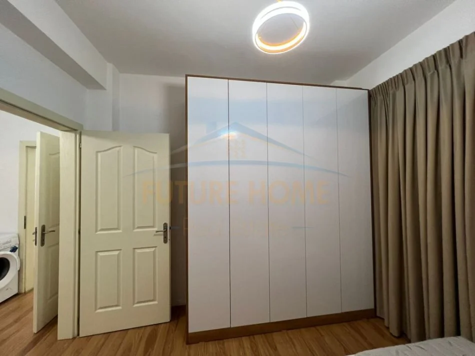 Tirane, jepet me qera 2+1 Kati 4, 99 m² 600 € (Unaza e Re)