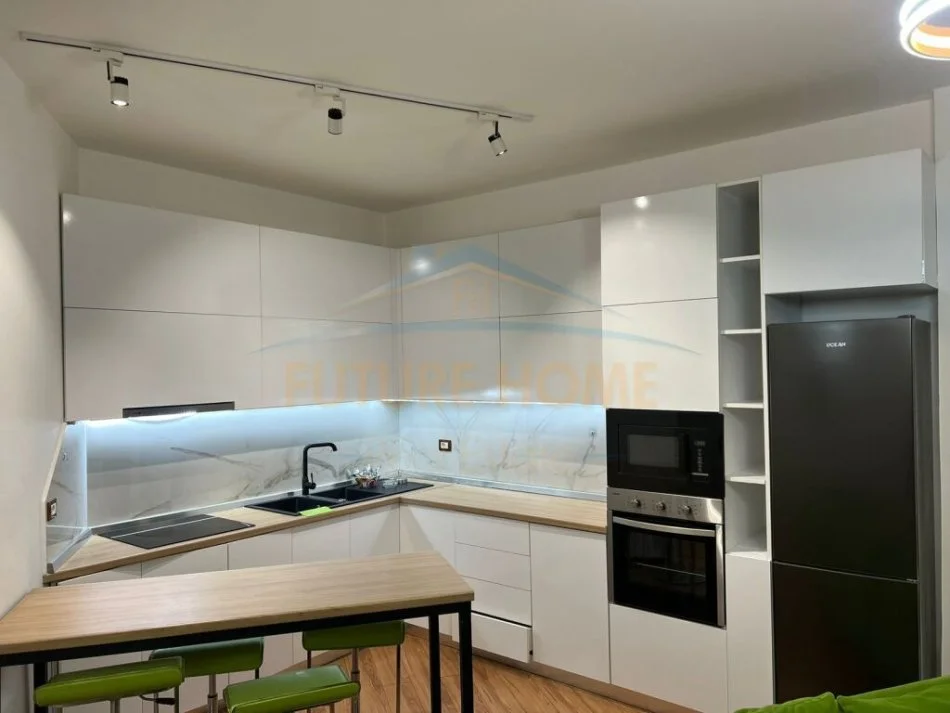 Tirane, jepet me qera 2+1 Kati 4, 99 m² 600 € (Unaza e Re)
