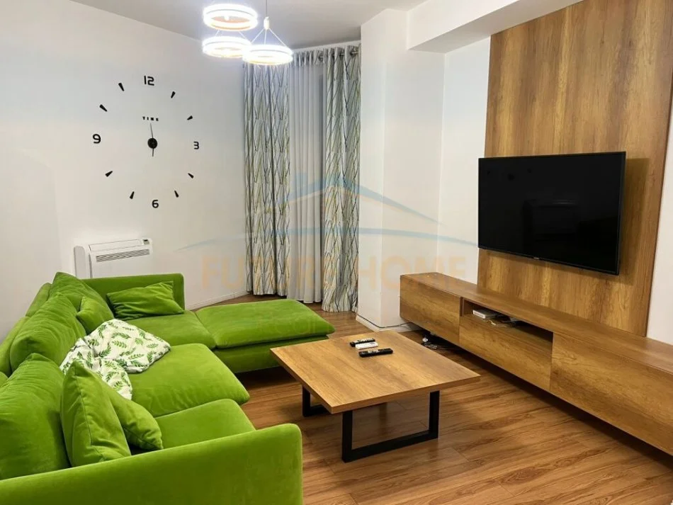 Tirane, jepet me qera 2+1 Kati 4, 99 m² 600 € (Unaza e Re)