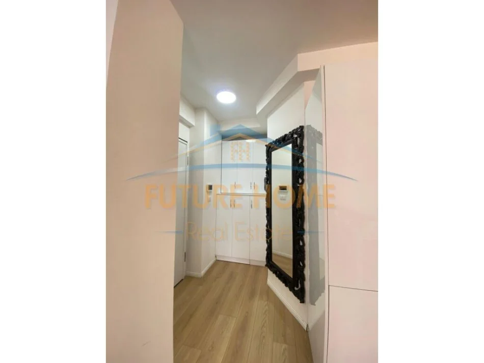 Tirane, jepet me qera apartament 1+1 Kati 3, 60 m² 600 € (21 Dhjetori)