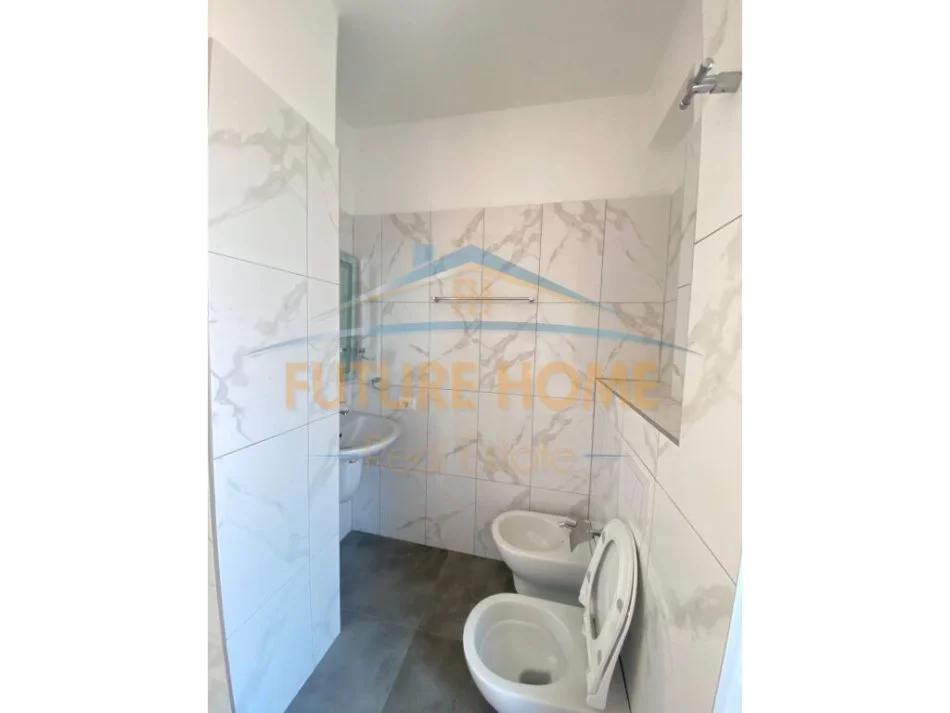 Tirane, jepet me qera apartament 1+1 Kati 3, 60 m² 600 € (21 DHJETORI)