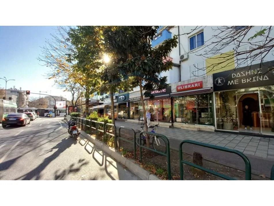 Tirane, shitet dyqan Kati 0, 34 m² 330.000 € (21 Dhjetori)