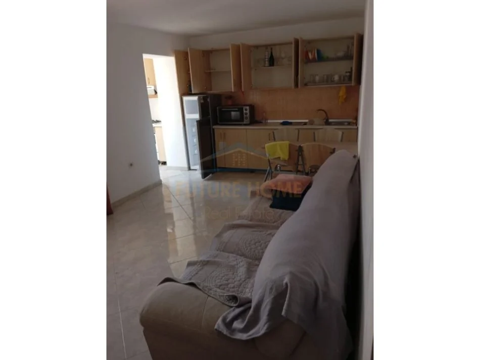 Tirane, jepet me qera apartament 2+1 Kati 4, 76 m² 400 € (21 DHJETORI)