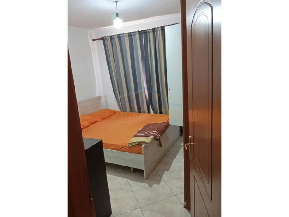 Tirane, jepet me qera apartament 2+1 Kati 4, 76 m² 400 € (21 DHJETORI)
