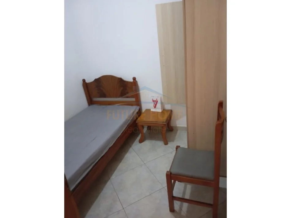Tirane, jepet me qera apartament 2+1 Kati 4, 76 m² 400 € (21 DHJETORI)