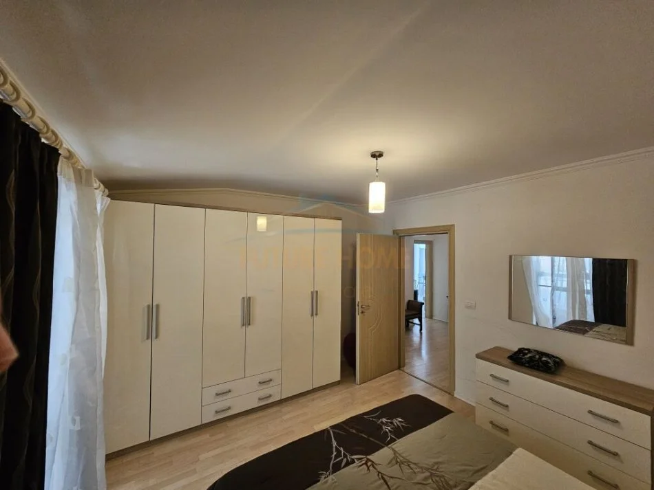 Tirane, jepet me qera apartament 2+1 Kati 3, 112 m² 800 € (Blloku)