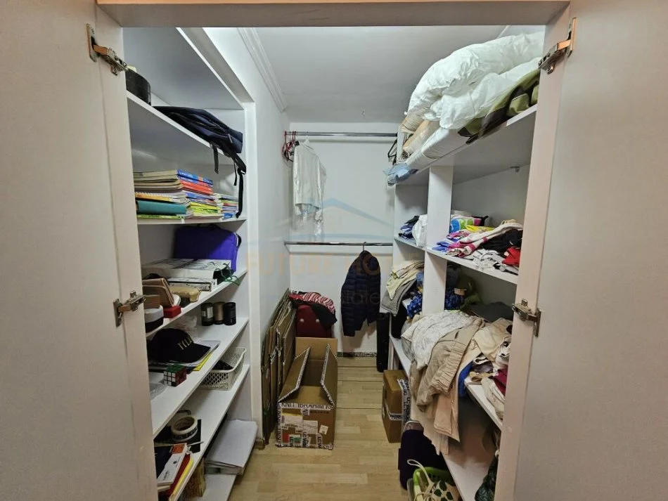 Tirane, jepet me qera apartament 2+1 Kati 3, 112 m² 800 € (Blloku)