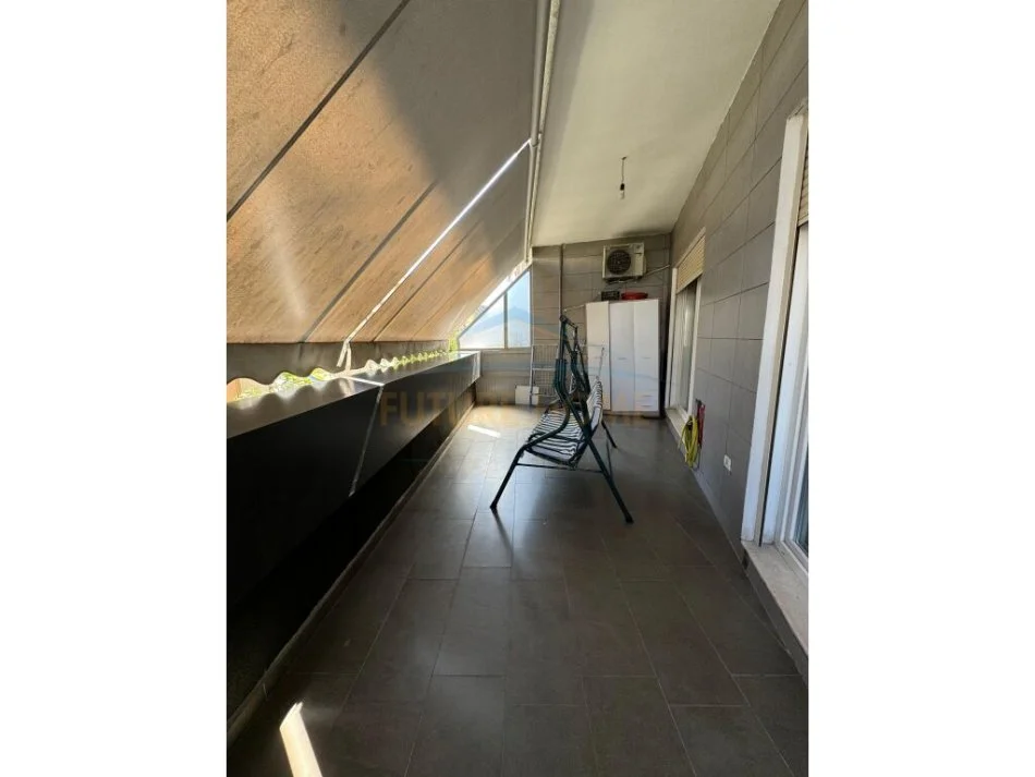 Tirane, jepet me qera apartament 1+1+Ballkon Kati 2, 80 m² 550 € (Komuna e Prisit)