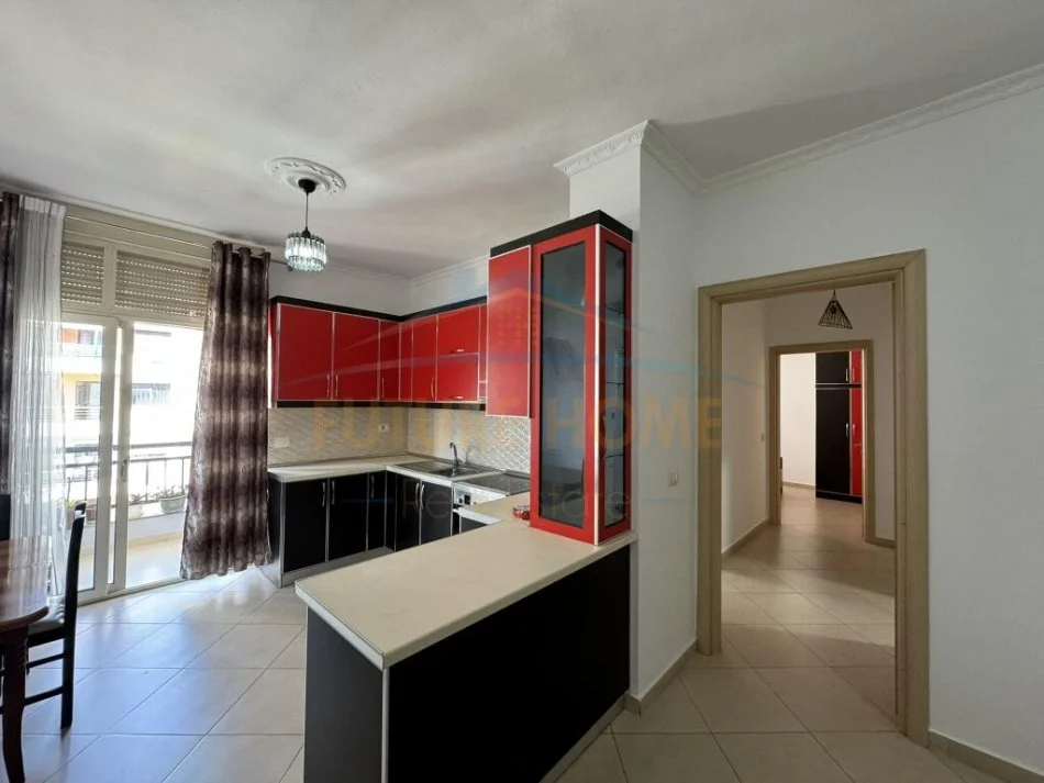 Tirane, jepet me qera apartament 2+1 Kati 6, 100 m² 450 € (Unaza e Re)