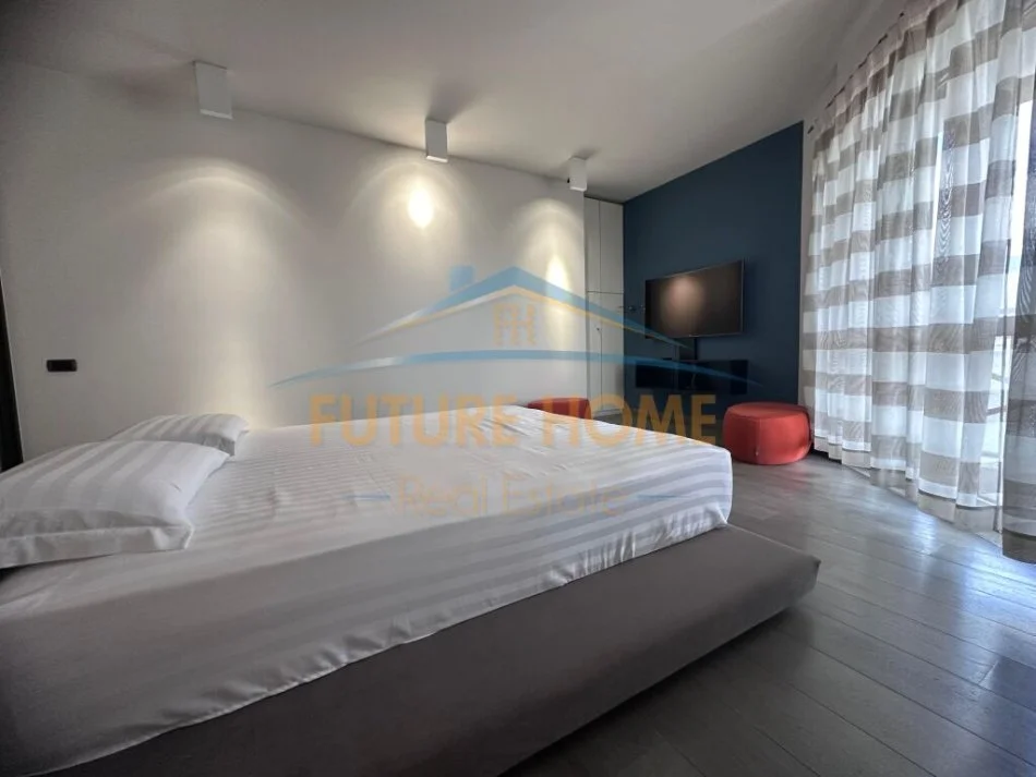 Tirane, jepet me qera apartament 2+1 Kati 11, 150 m² 2.000 € (QENDER)