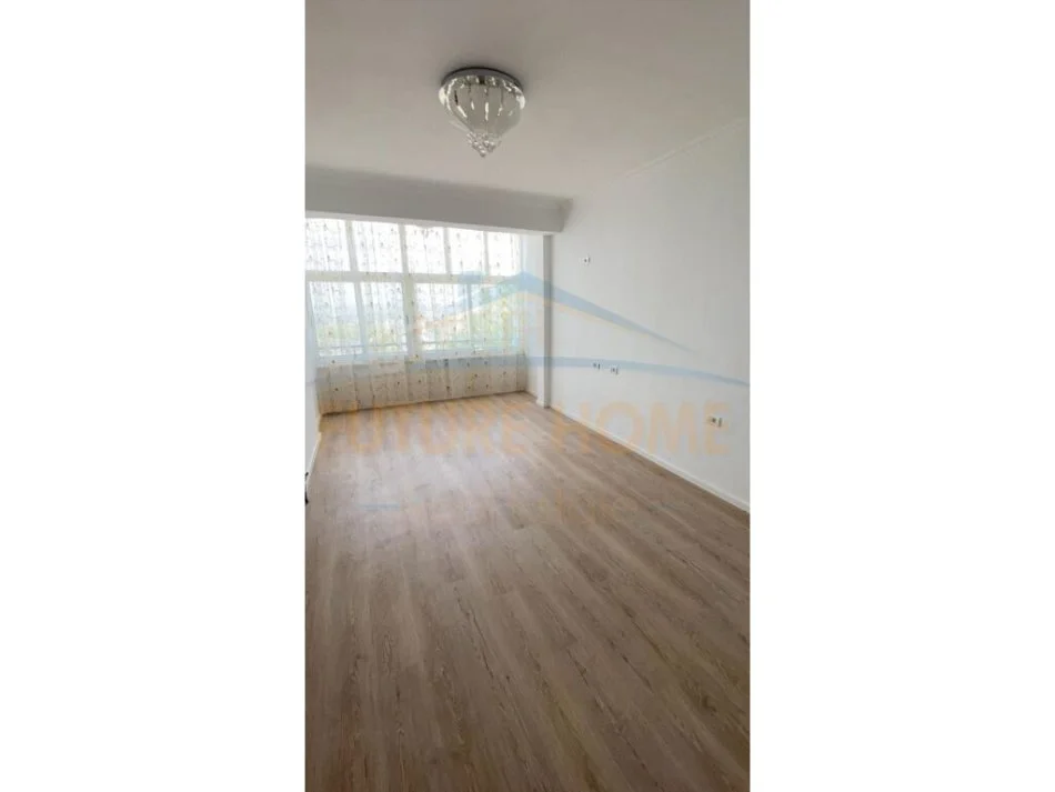 Tirane, shitet apartament 2+1 Kati 1, 85 m² 96.000 € (Fresk)