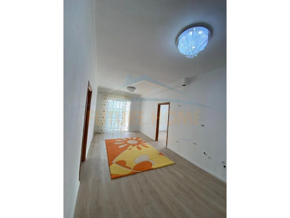 Tirane, shitet apartament 2+1 Kati 1, 85 m² 96.000 € (Fresk)