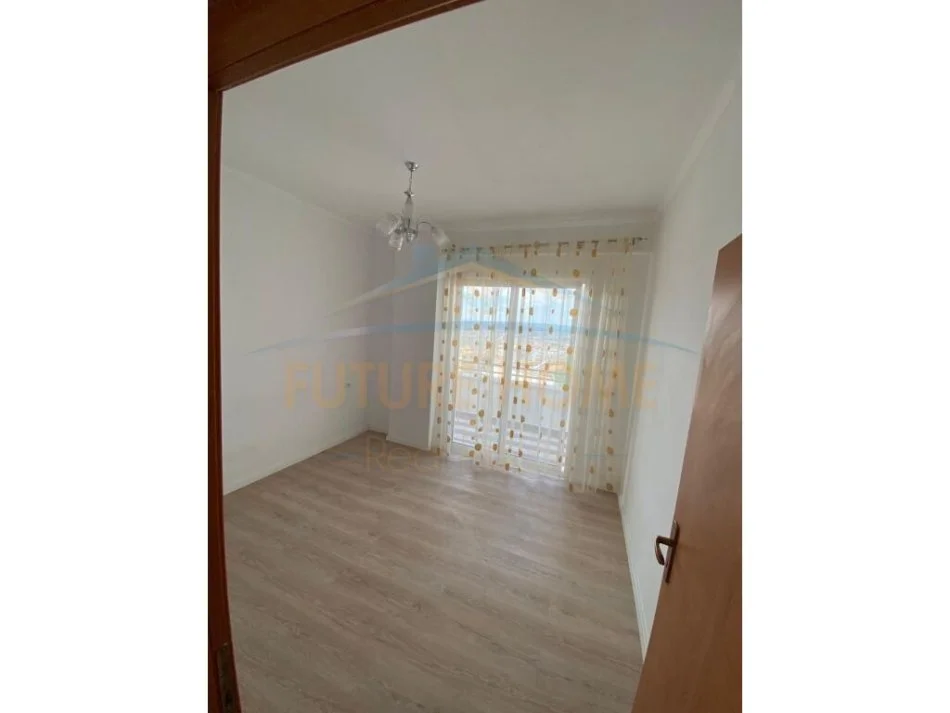 Tirane, shitet apartament 2+1 Kati 1, 85 m² 96.000 € (Fresk)