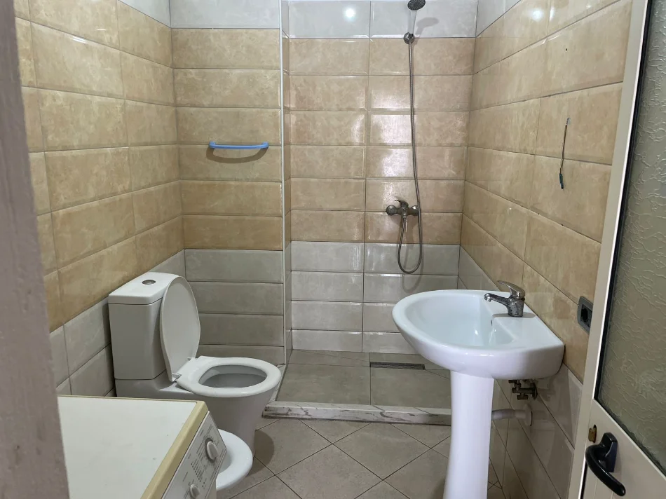 Tirane, jepet me qera apartament 2+1 Kati 5, 95 m² 500 € (Astir)