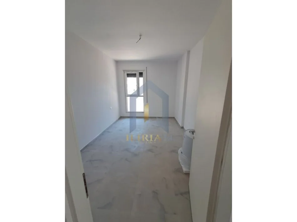 Tirane, jepet me qera apartament 1+1 Kati 1, 56 m² 350 € (rruga don bosko)