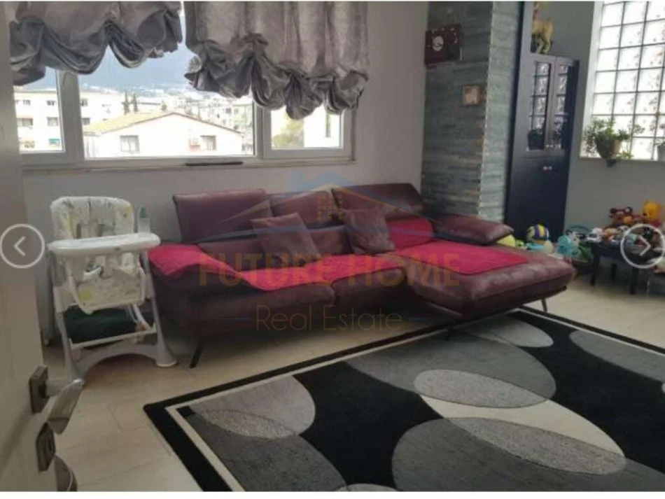 Tirane, jepet me qera apartament 2+1 Kati 4, 110 m² 450 € (Varri i Bamit)