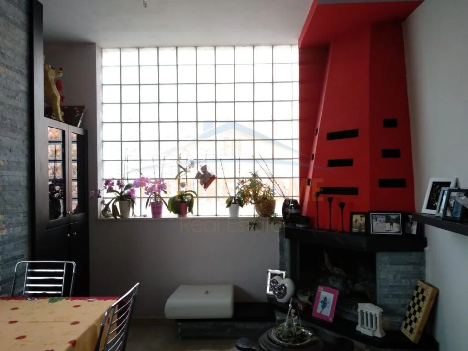 Tirane, jepet me qera apartament 2+1 Kati 4, 110 m² 450 € (Varri i Bamit)