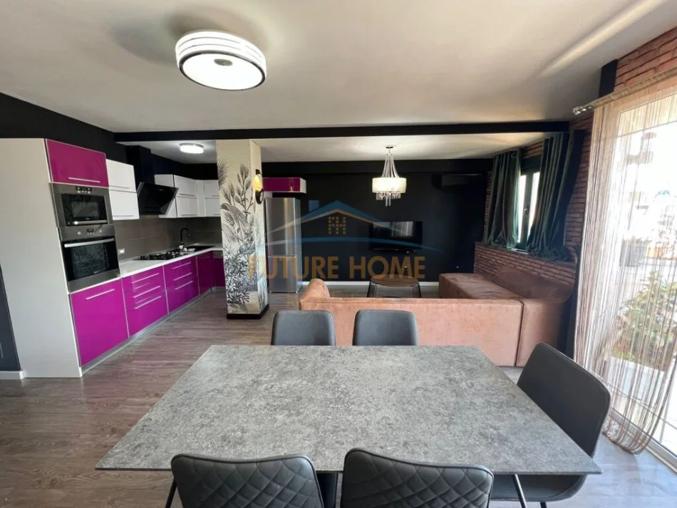 Tirane, shitet apartament 2+1+Ballkon Kati 8, 95 m² 190.000 € (Xhamia E Tabakeve)