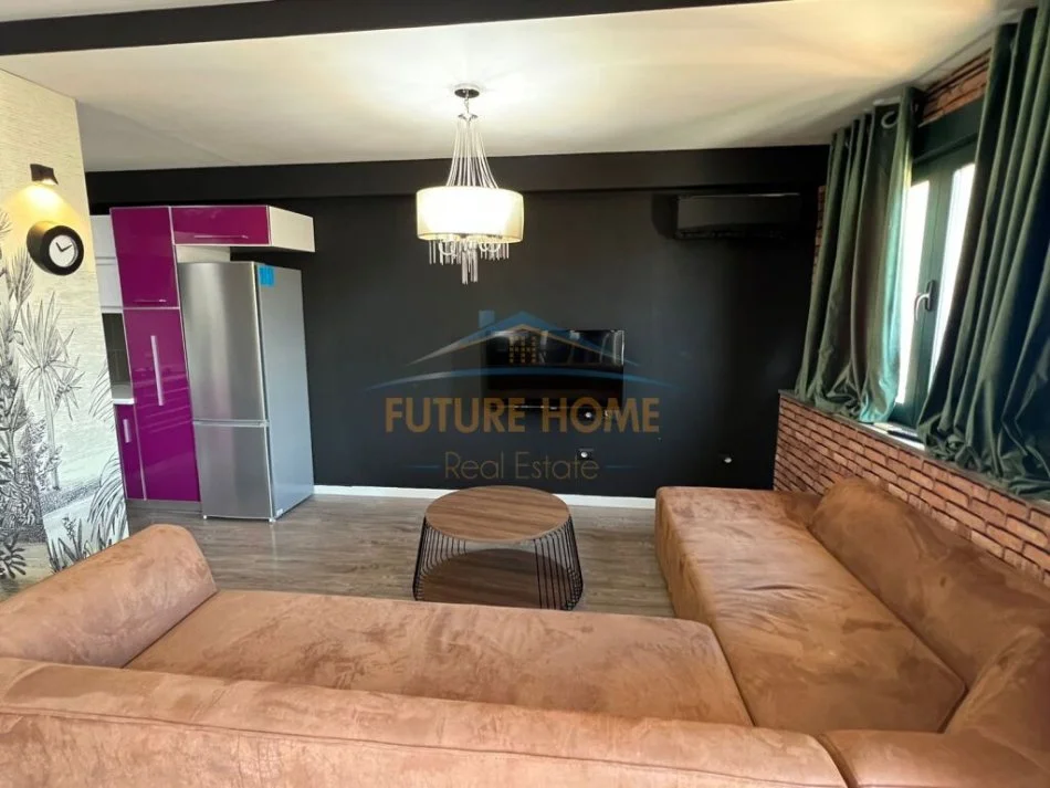 Tirane, shitet apartament 2+1+Ballkon Kati 8, 95 m² 190.000 € (Xhamia E Tabakeve)