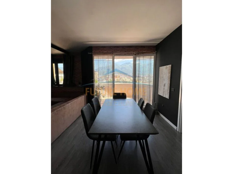 Tirane, shitet apartament 2+1+Ballkon Kati 8, 95 m² 190.000 € (Xhamia E Tabakeve)