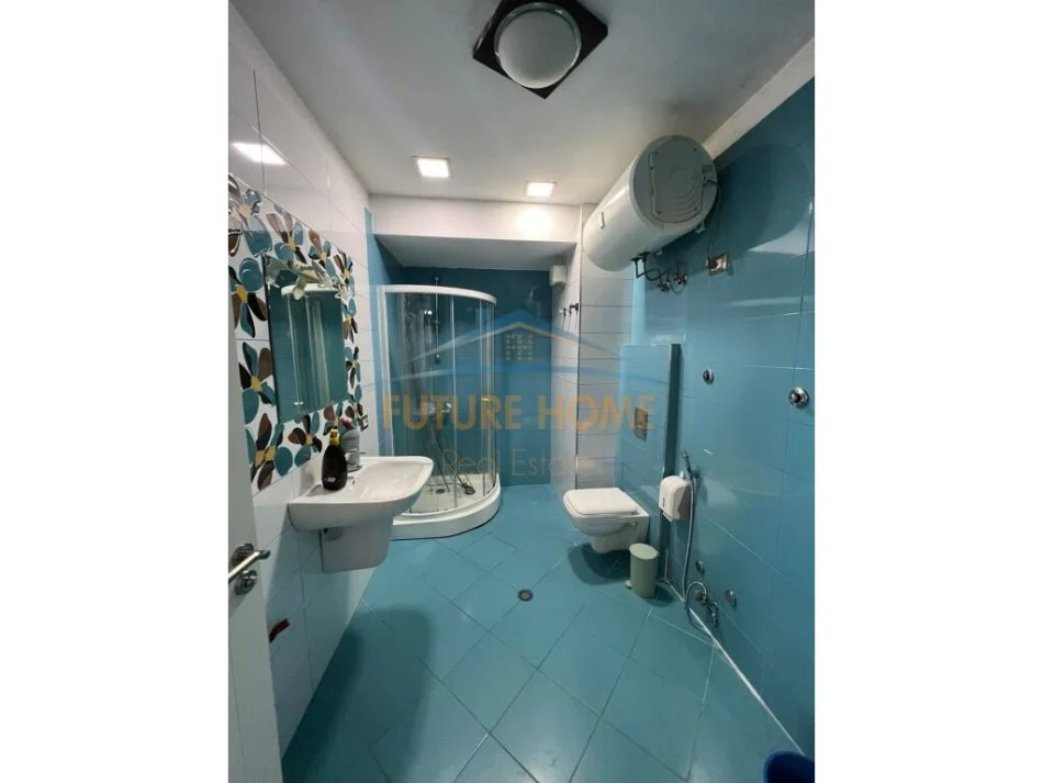 Tirane, shitet apartament 2+1+Ballkon Kati 8, 95 m² 190.000 € (Xhamia E Tabakeve)