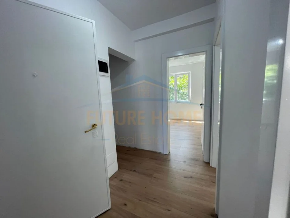 Tirane, shitet apartament 2+1 Kati 3, 61 m² 145.000 € (Mine Peza)