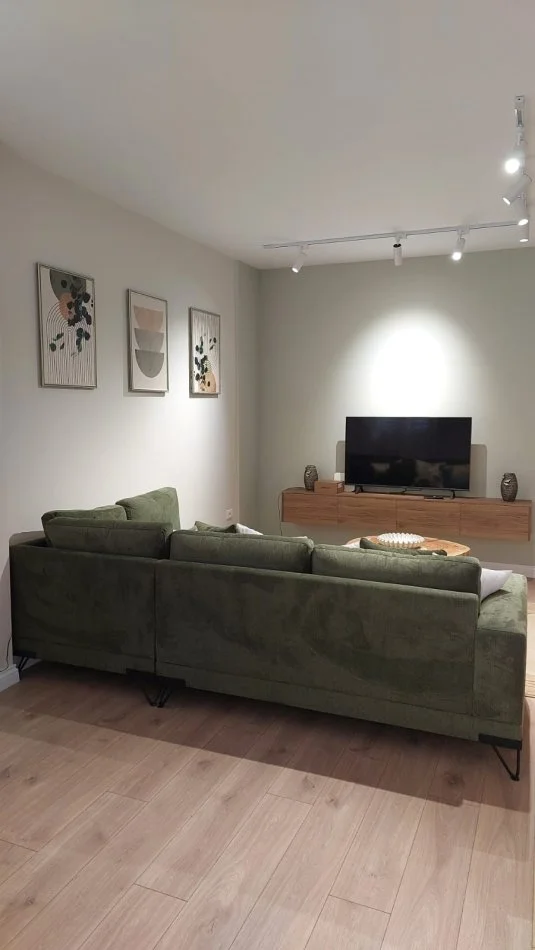 Tirane, jepet me qera apartament 1+1 Kati 7, 92 m² 1.000 € (Bulevardi Zogu 1) OPP51663