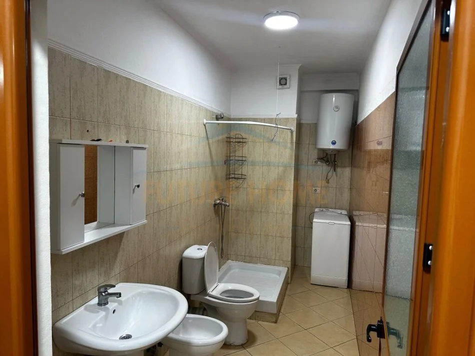 Tirane, jap me qera apartament 2+1 Kati 2, 106 m² 500 € (Fresk)