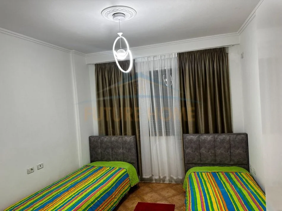 Tirane, jepet me qera 2+1+Ballkon Kati 2, 500 € (Fresk)