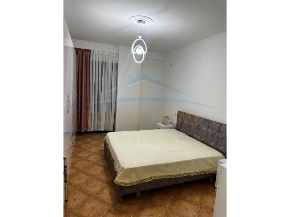 Tirane, jepet me qera 2+1+Ballkon Kati 2, 500 € (Fresk)