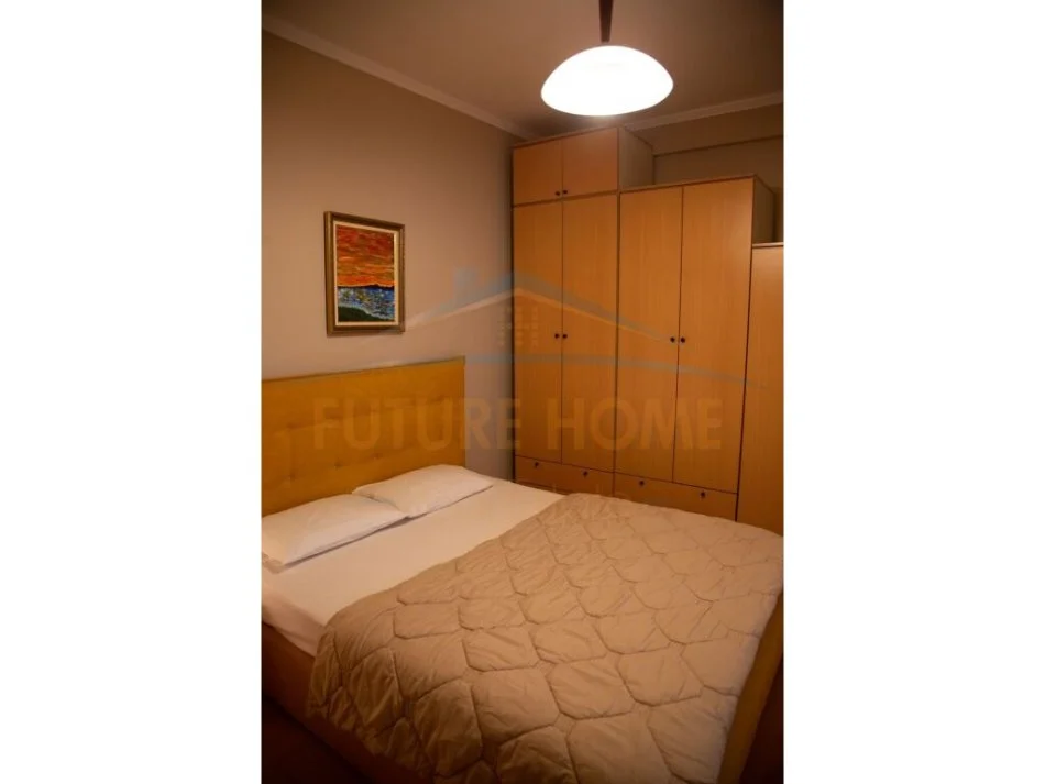 Tirane, jepet me qera apartament 3+1+Ballkon Kati 7, 140 m² 900 € (Myslym Shyri)