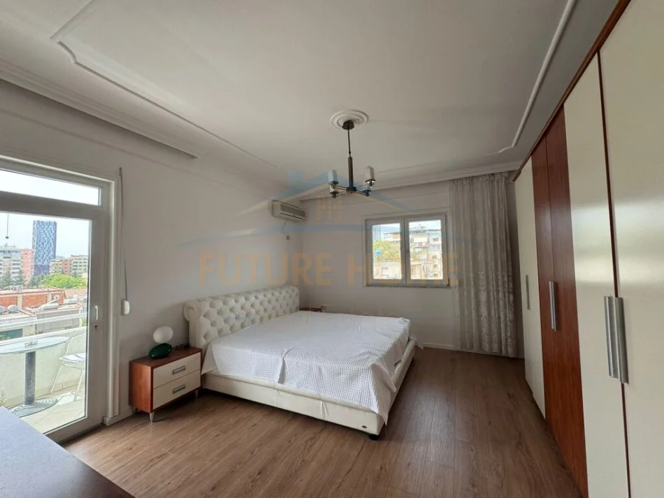 Tirane, jepet me qera apartament 2+1+Ballkon Kati 4, 160 m² 650 € (Rruga e Elbasanit)