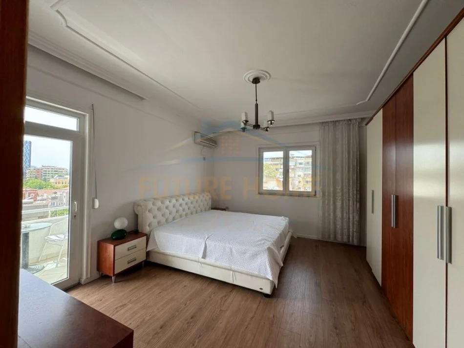 Tirane, jepet me qera apartament 2+1 Kati 4, 160 m² 650 € (Shkolla e Baletit)