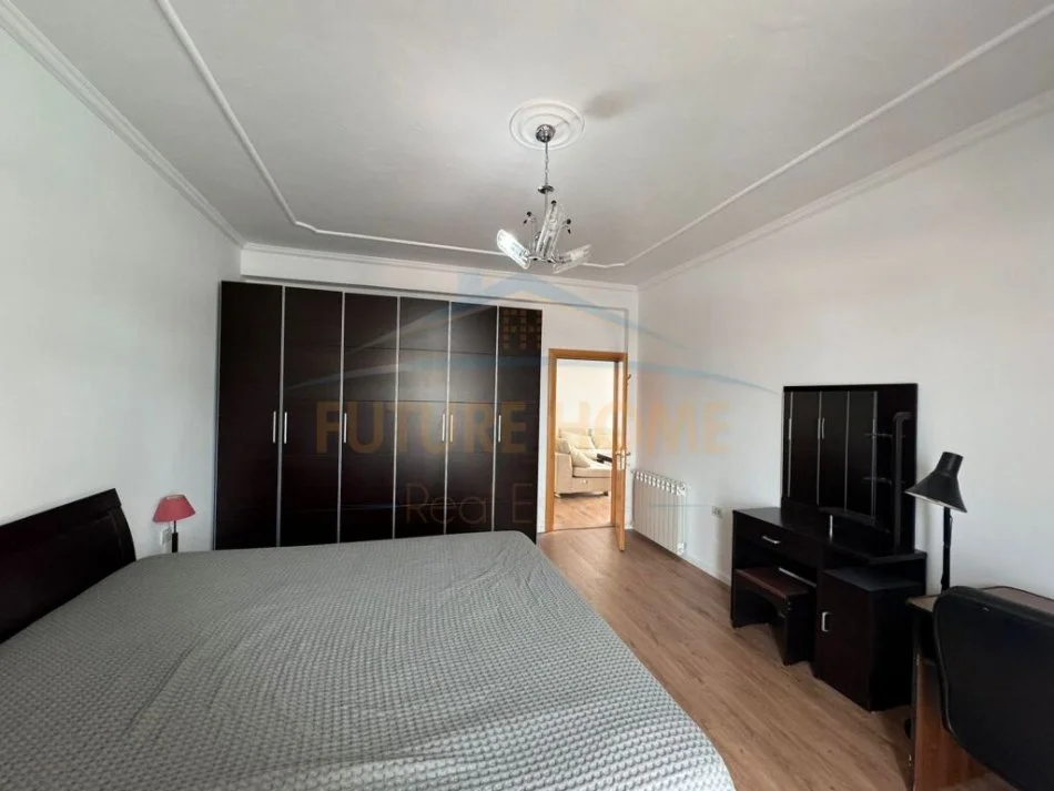 Tirane, jepet me qera apartament 2+1 Kati 4, 160 m² 650 € (Shkolla e Baletit)