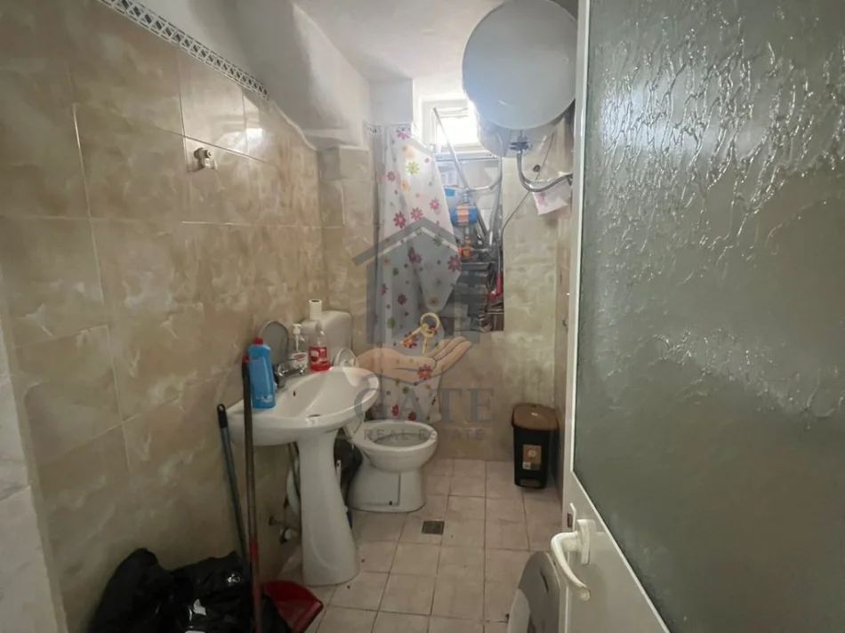 Durres, shitet ambjent biznesi Kati 1, 44 m² 100.000 € (Muzeumi)