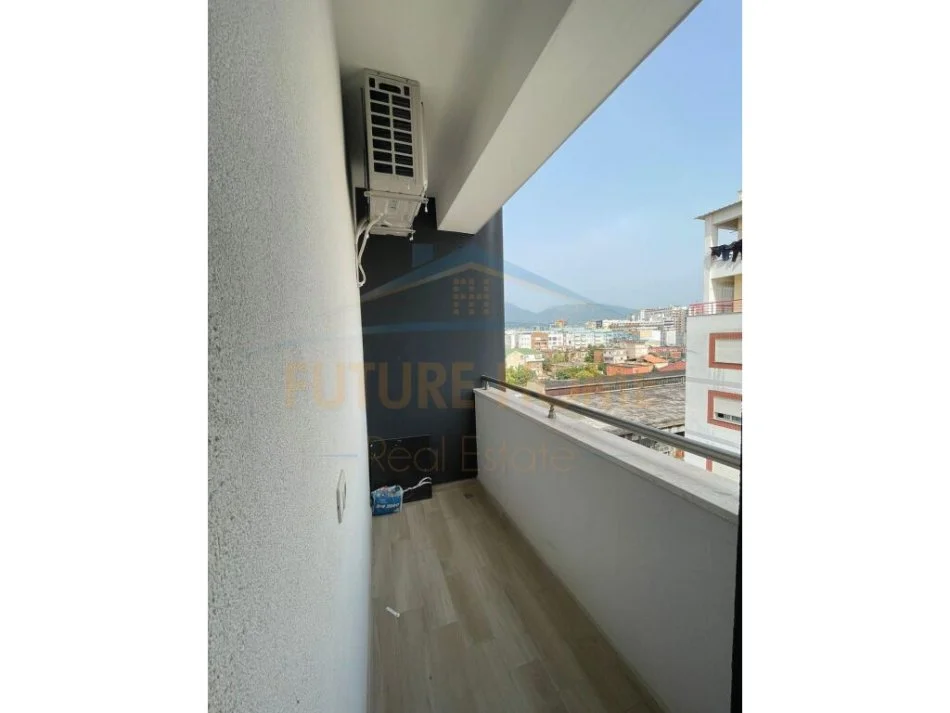 Tirane, jepet me qera apartament 1+1+Ballkon Kati 5, 60 m² 550 € (Jordan Misja)