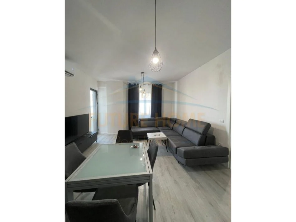 Tirane, jepet me qera apartament 1+1+Ballkon , 550 € (Jordan Misja)