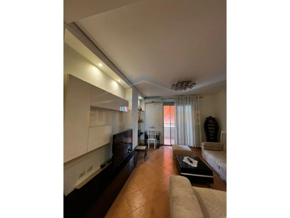 Tirane, jepet me qera apartament 2+1 , 107 € (Fresk)
