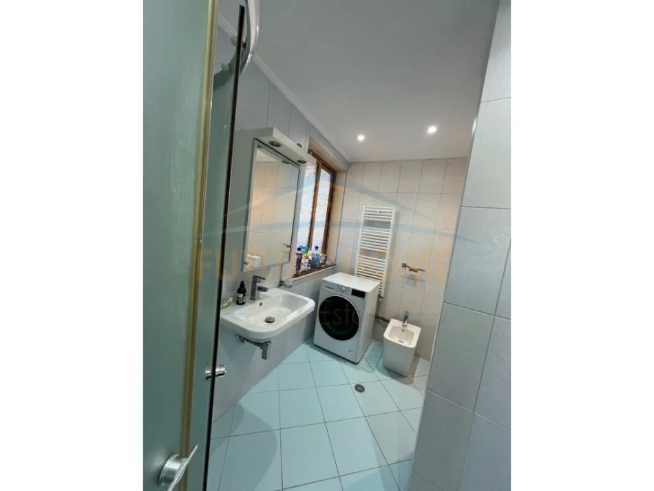 Tirane, shitet apartament 2+1 Kati 9, 112 m² 230.000 € (Myslym Shyri)