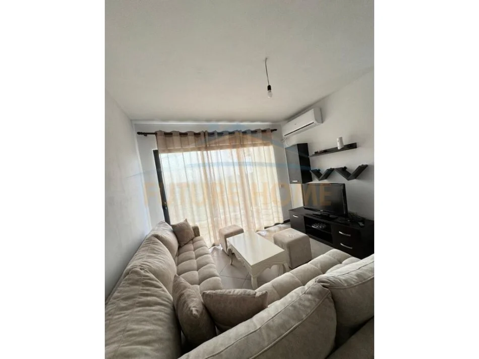 Tirane, jepet me qera apartament 1+1+Ballkon Kati 7, 66 m² 350 € (Unaza e Re)