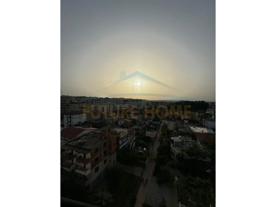 Tirane, jepet me qera apartament 1+1+Ballkon Kati 7, 66 m² 350 € (Unaza e Re)