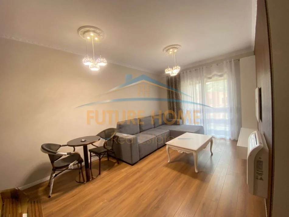 Tirane, jepet me qera apartament 2+1+Ballkon Kati 2, 112 m² 900 € (Kodra e Diellit)