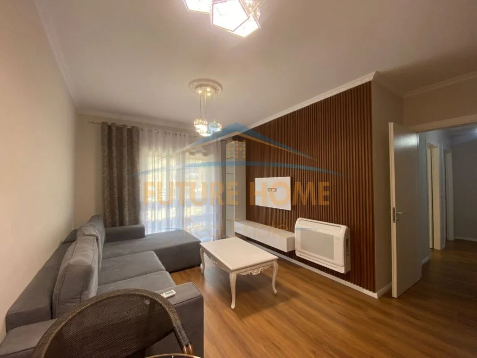 Tirane, jepet me qera apartament 2+1+Ballkon Kati 2, 112 m² 900 € (Kodra e Diellit)