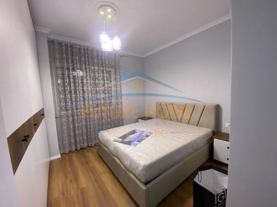Tirane, jepet me qera apartament 2+1+Ballkon Kati 2, 112 m² 900 € (Kodra e Diellit)