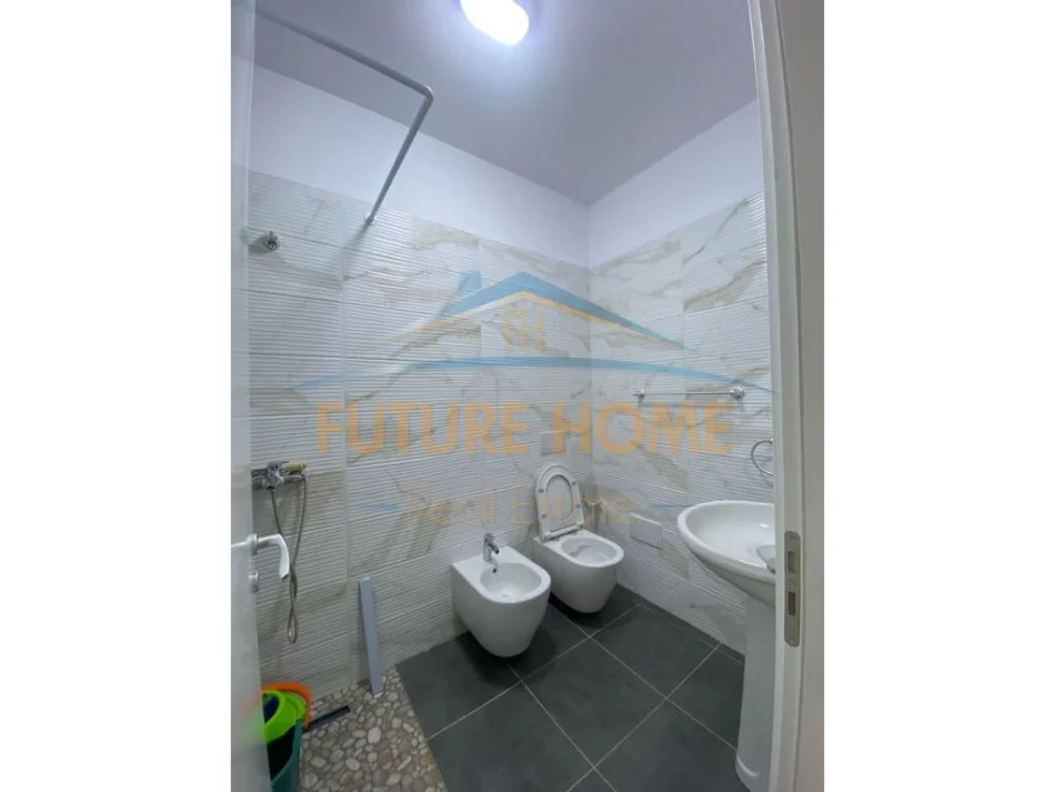 Tirane, jepet me qera apartament 2+1+Ballkon Kati 2, 112 m² 900 € (Kodra e Diellit)