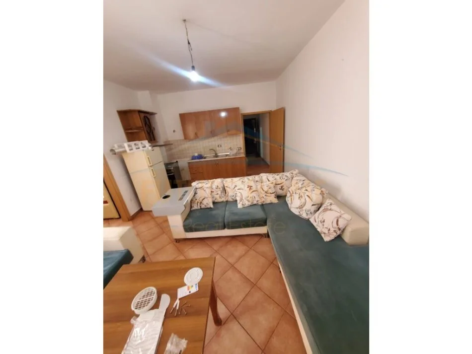 Tirane, jepet me qera 2+1+Ballkon Kati 3, 80 m² 320 € (Fresk)
