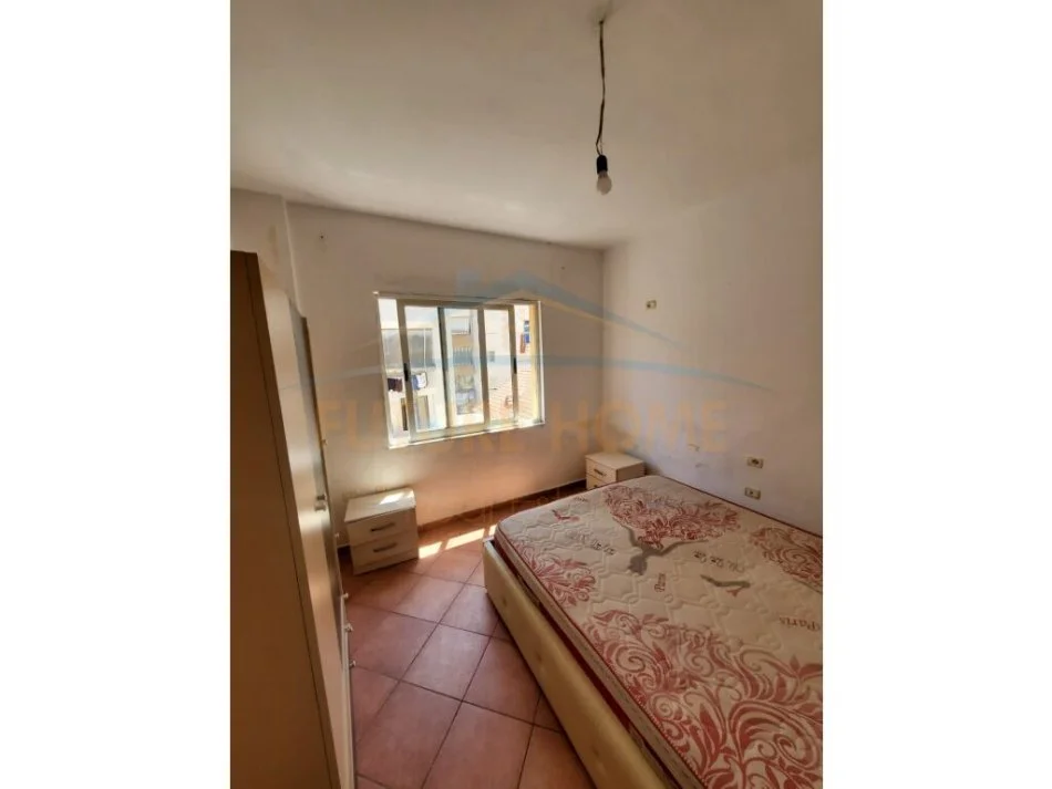 Tirane, jepet me qera 2+1+Ballkon Kati 3, 80 m² 320 € (Fresk)