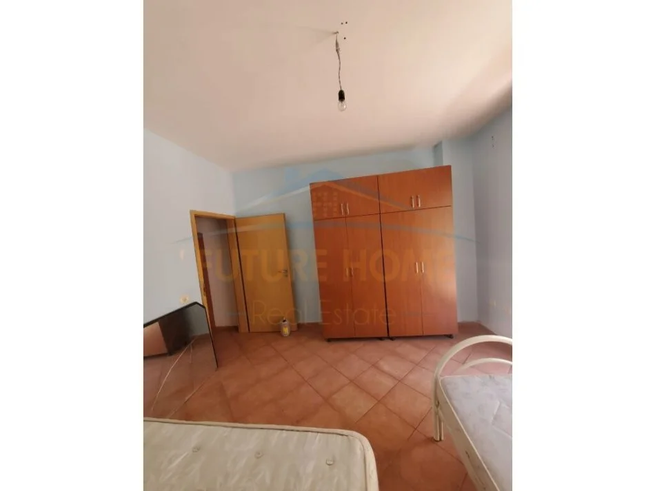 Tirane, jepet me qera 2+1+Ballkon Kati 3, 80 m² 320 € (Fresk)