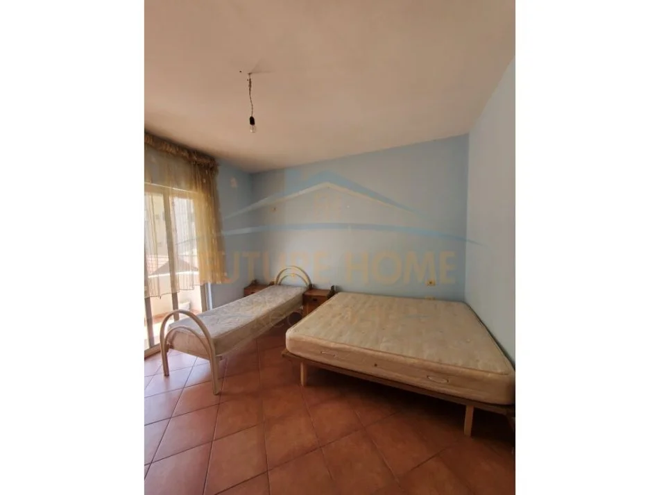 Tirane, jepet me qera apartament 2+1 , 80 m² 320 € (Fresku)